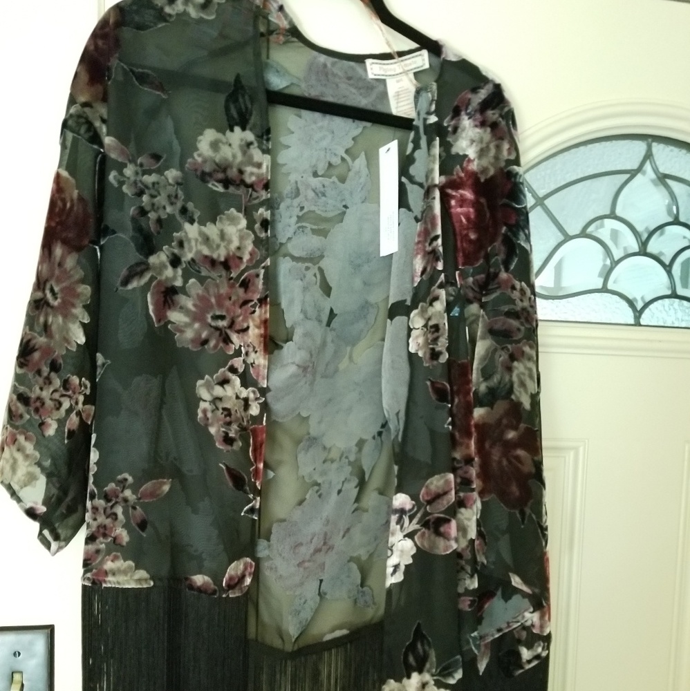 Shrug with sleves and fringe last discount